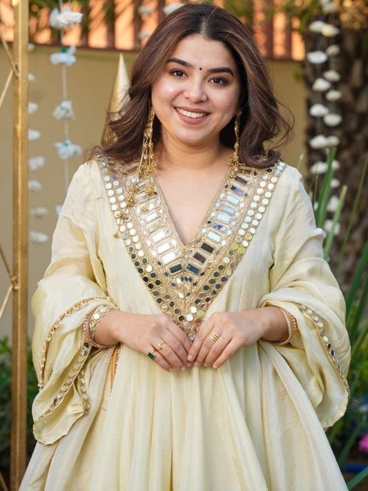 Women Chiffon Embroidered Kurta Set – Three-Quarter Sleeve Ethnic Wear