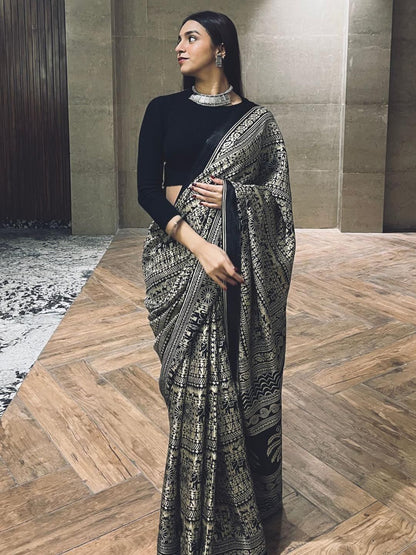 Classic Black & White Ethnic Motif Art Silk Saree – Minimal No Border Style