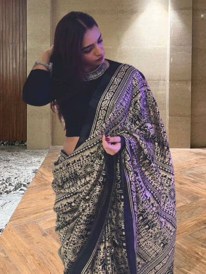 Classic Black & White Ethnic Motif Art Silk Saree – Minimal No Border Style