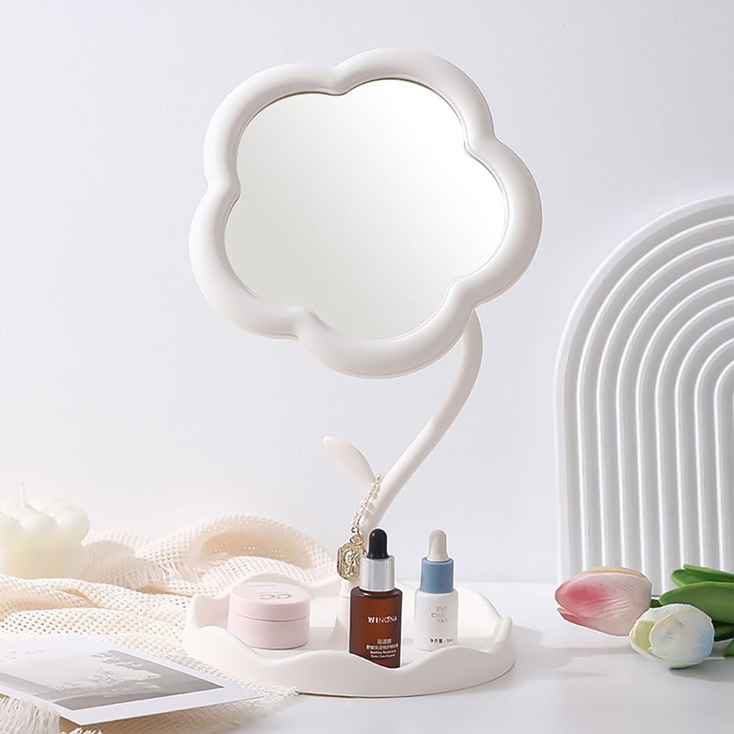 Flower-Shaped Makeup Mirror – Rotatable Vanity Mirror with Tray | Cute Aesthetic Tabletop Mirror for Desk & Room Decor