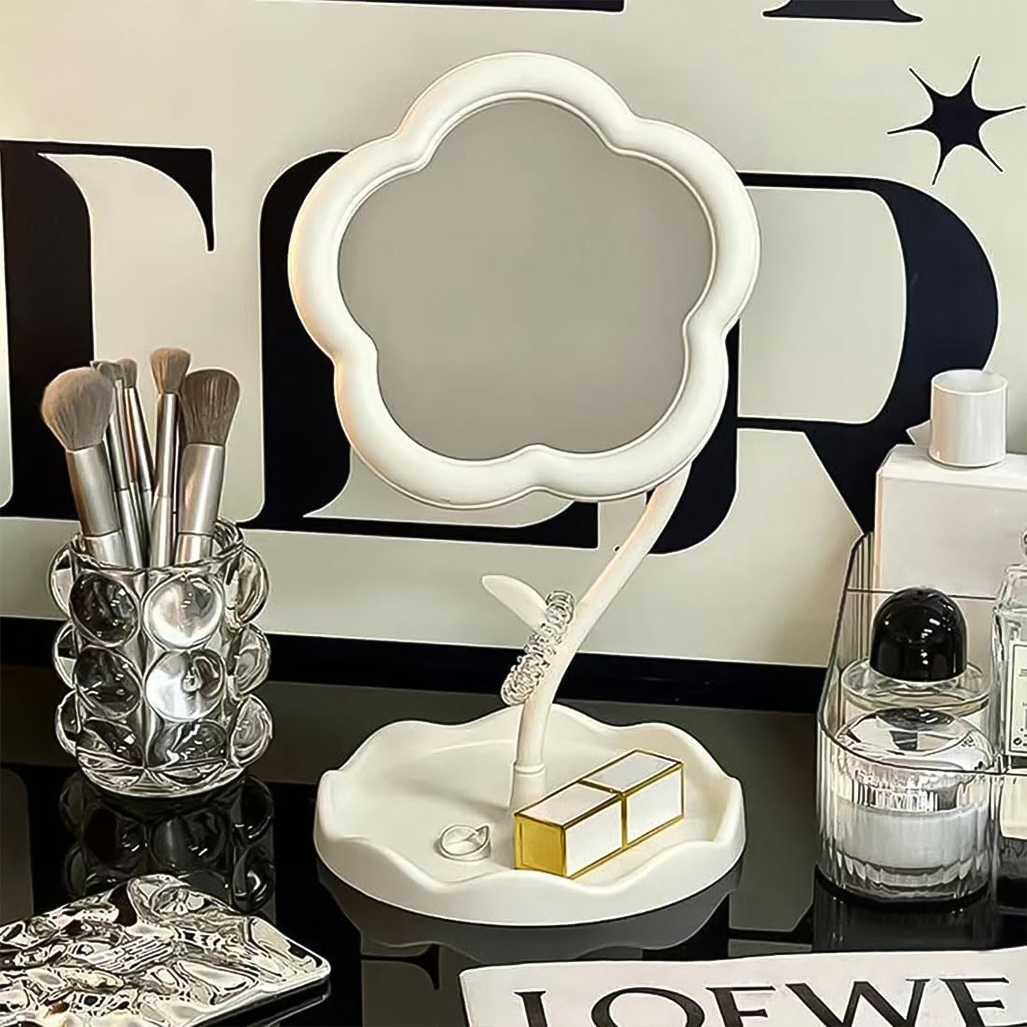 Flower-Shaped Makeup Mirror – Rotatable Vanity Mirror with Tray | Cute Aesthetic Tabletop Mirror for Desk & Room Decor