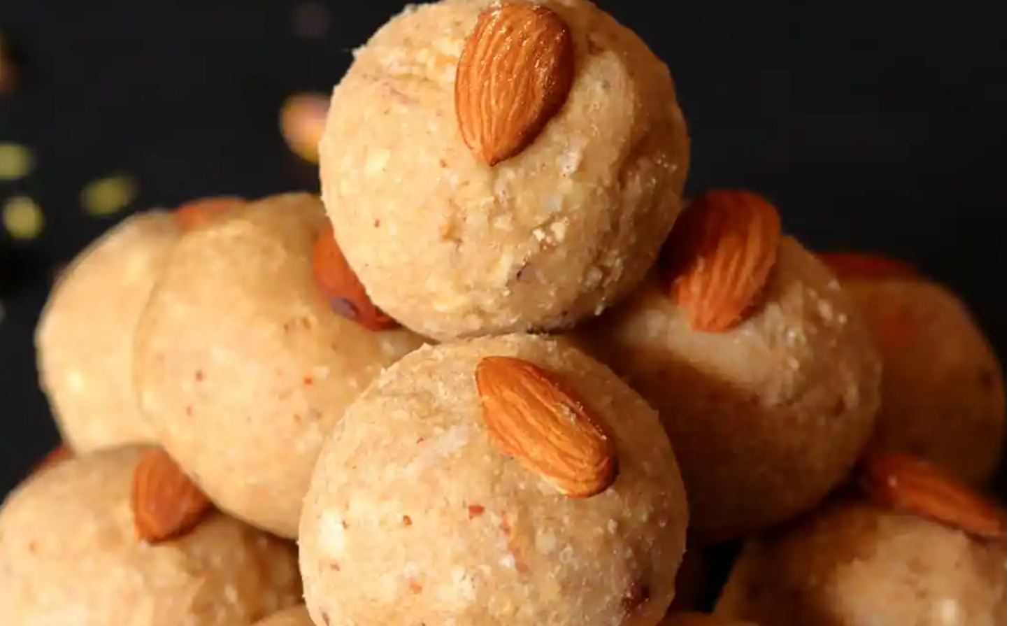 Atta Dry Fruits Laddoo