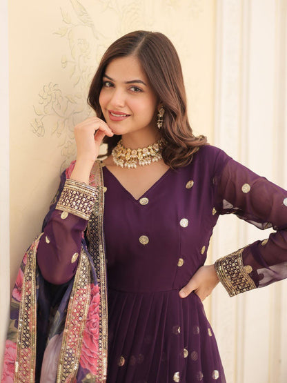 Women Floral Printed Regular Kurta with Pyjamas & With Dupatta