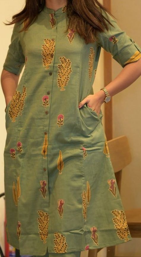Women Ethnic Motifs Printed Mandarin Collar Kurta with Palazzos