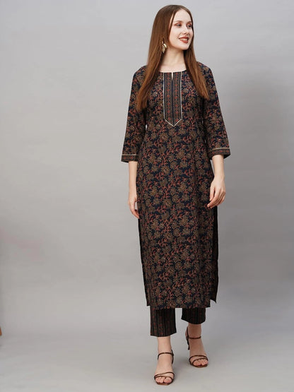 Women's Floral Notch No Dupatta Kurta Sets